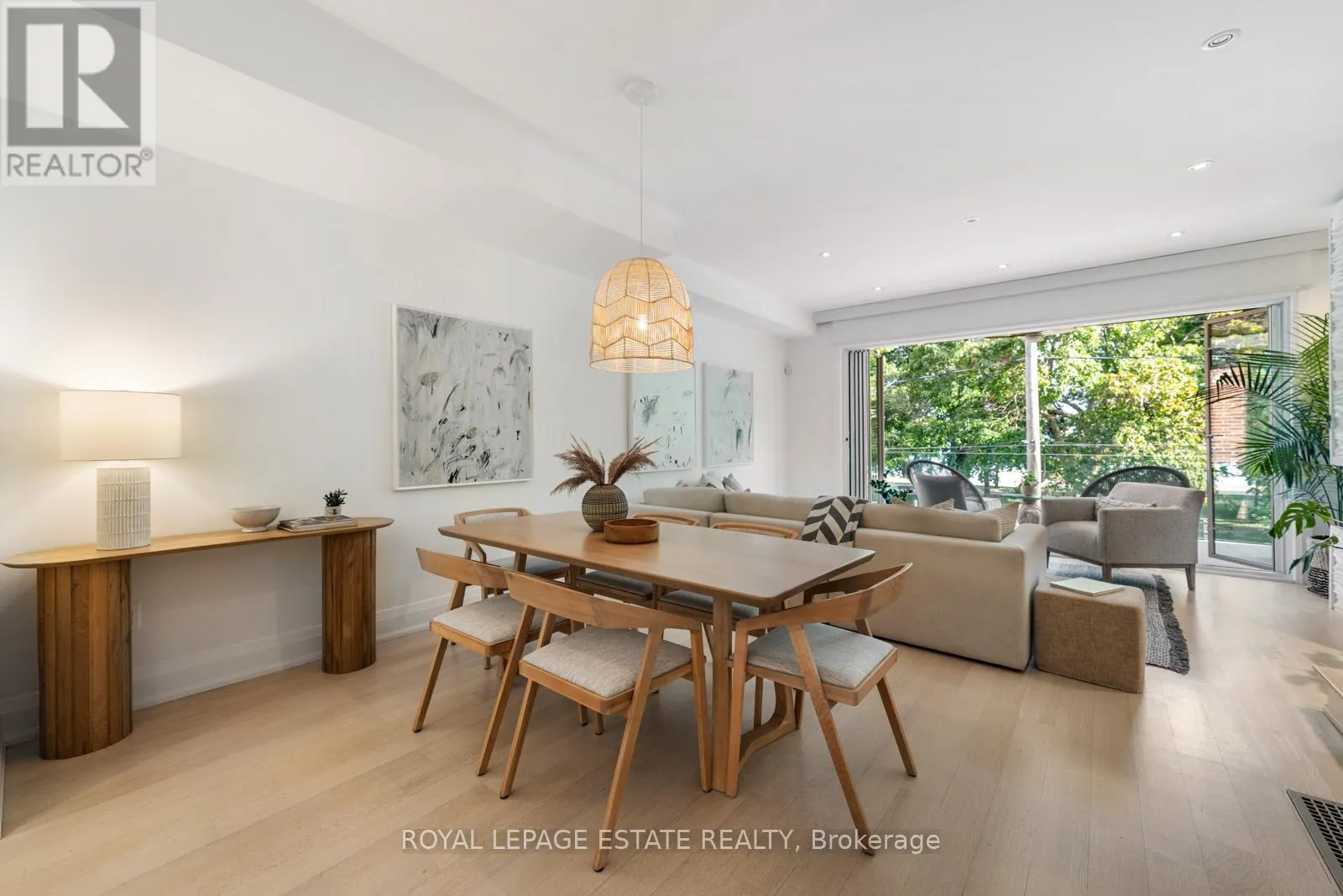 62 HUBBARD BOULEVARD