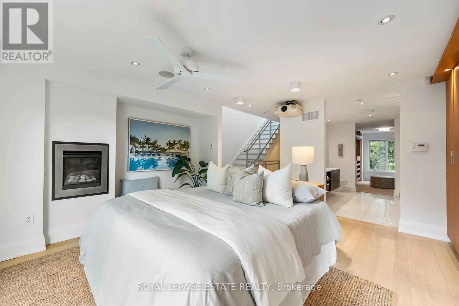 62 HUBBARD BOULEVARD