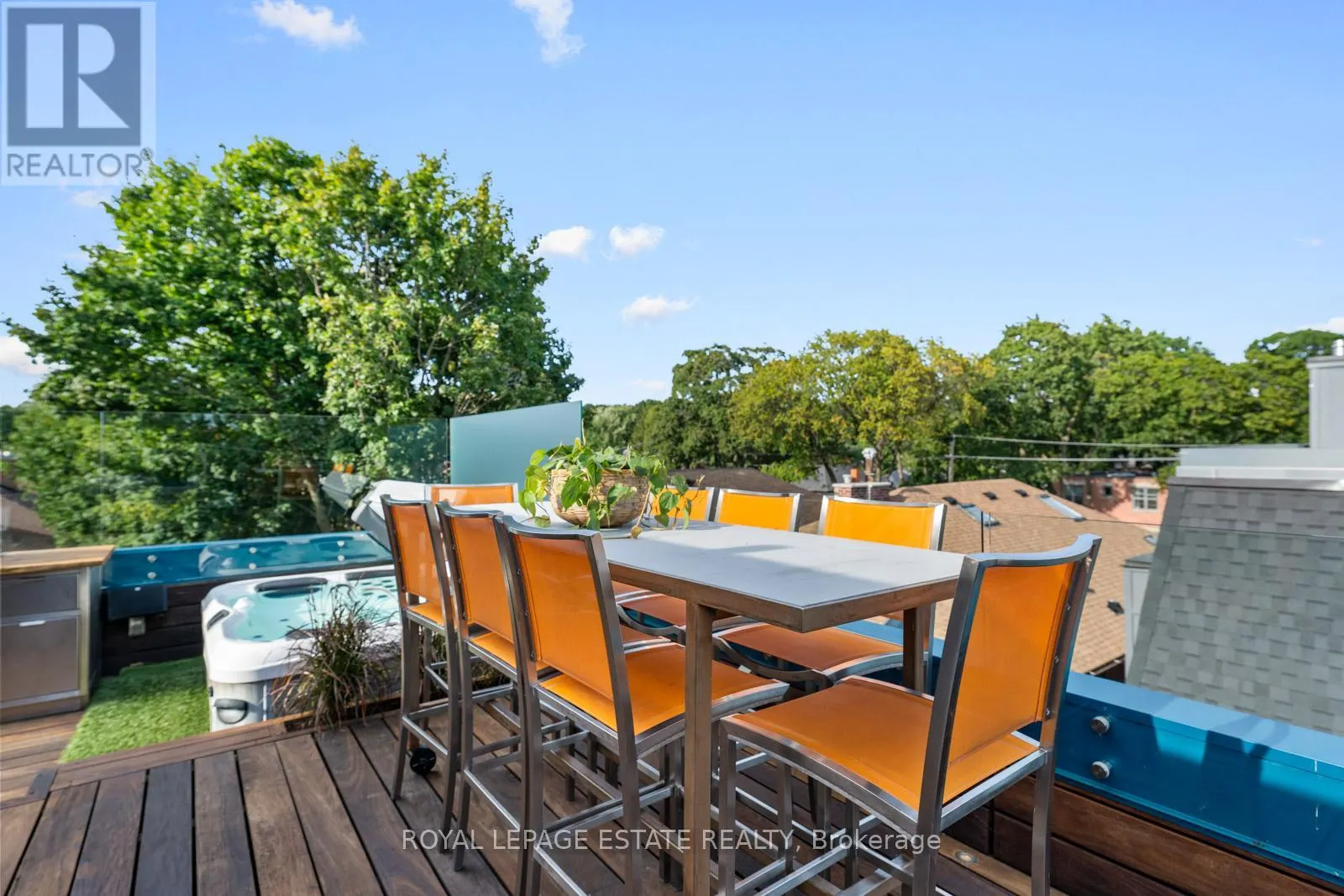 62 HUBBARD BOULEVARD