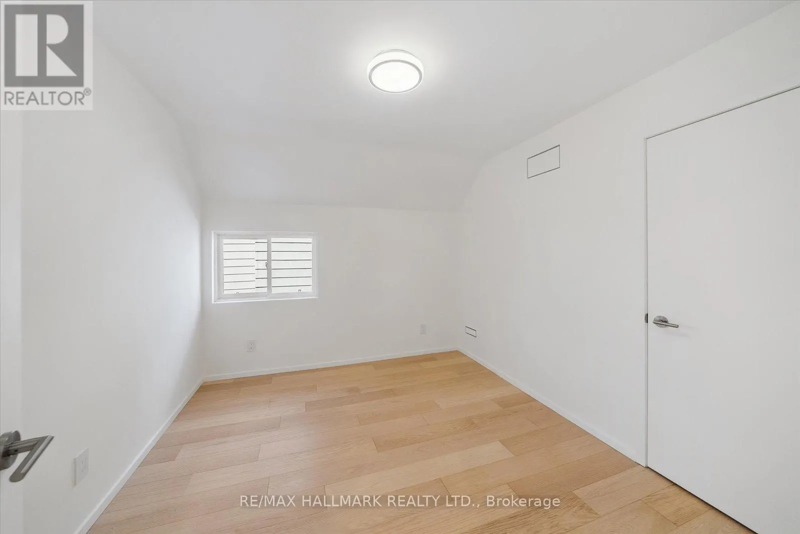 7 IVY AVENUE