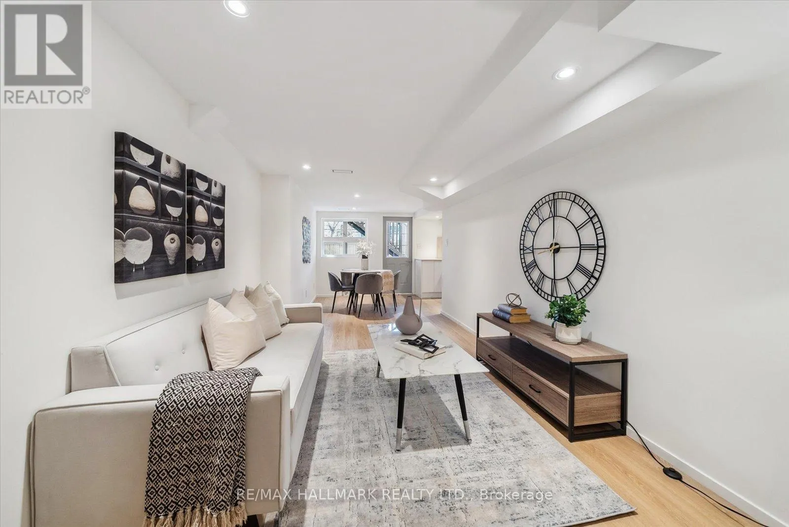 7 IVY AVENUE