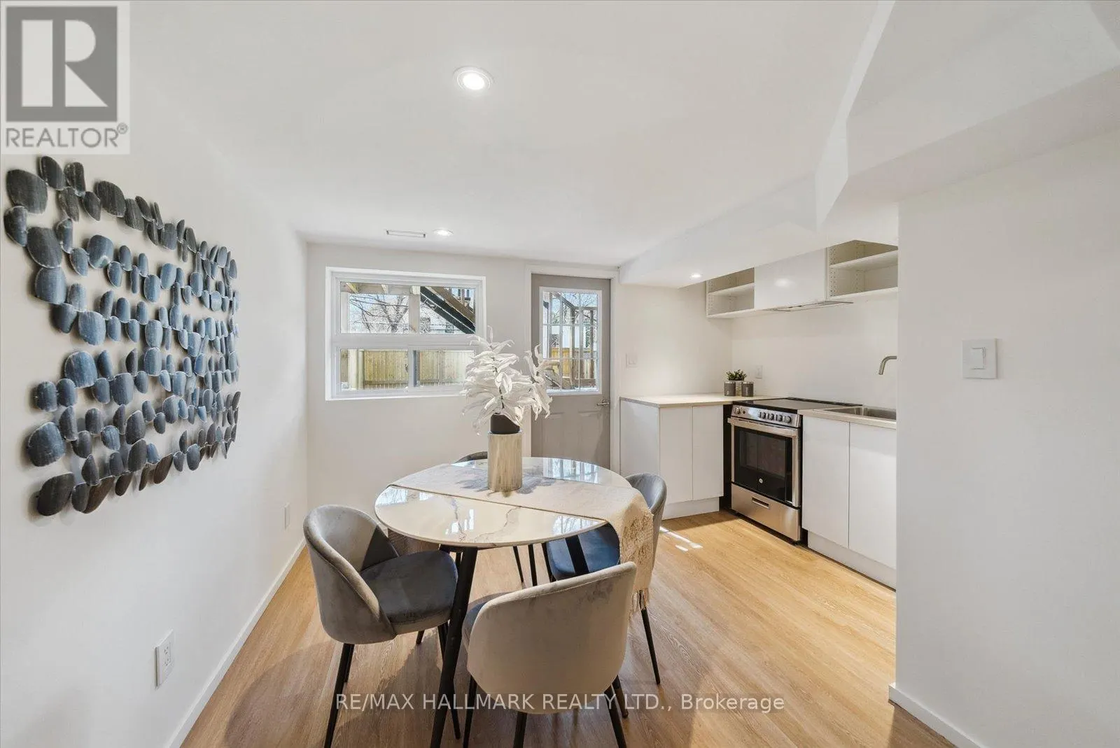 7 IVY AVENUE