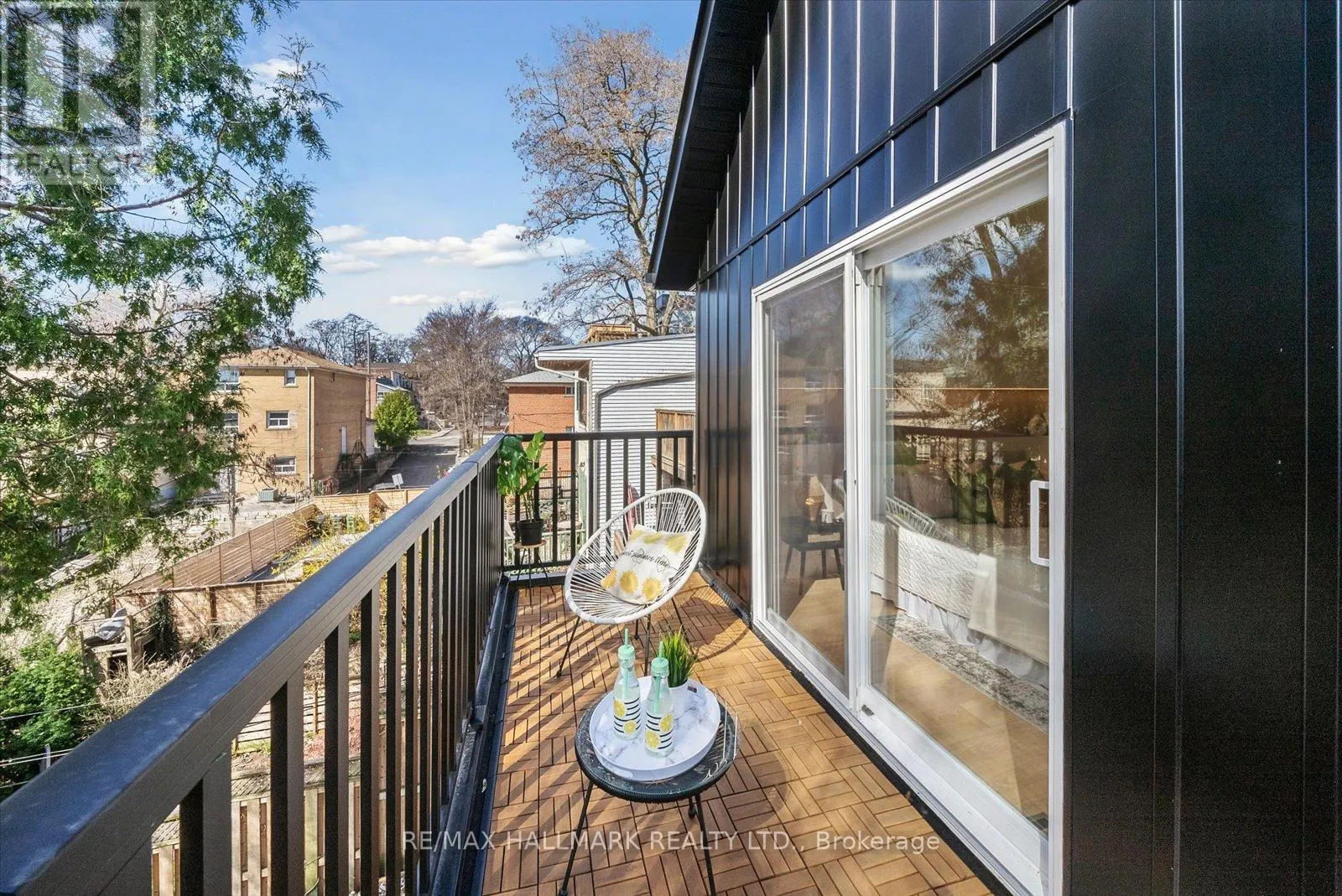 7 IVY AVENUE