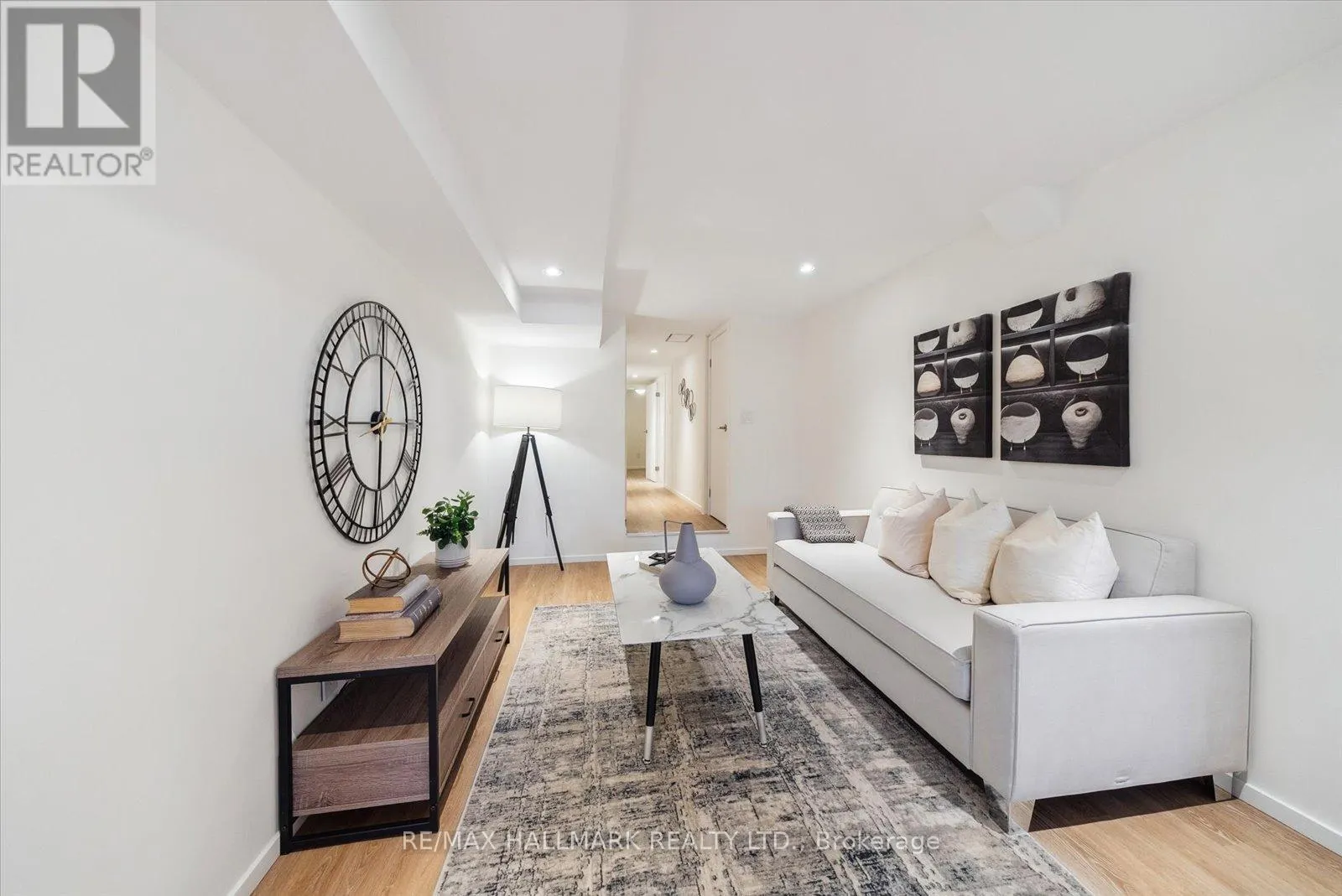 7 IVY AVENUE