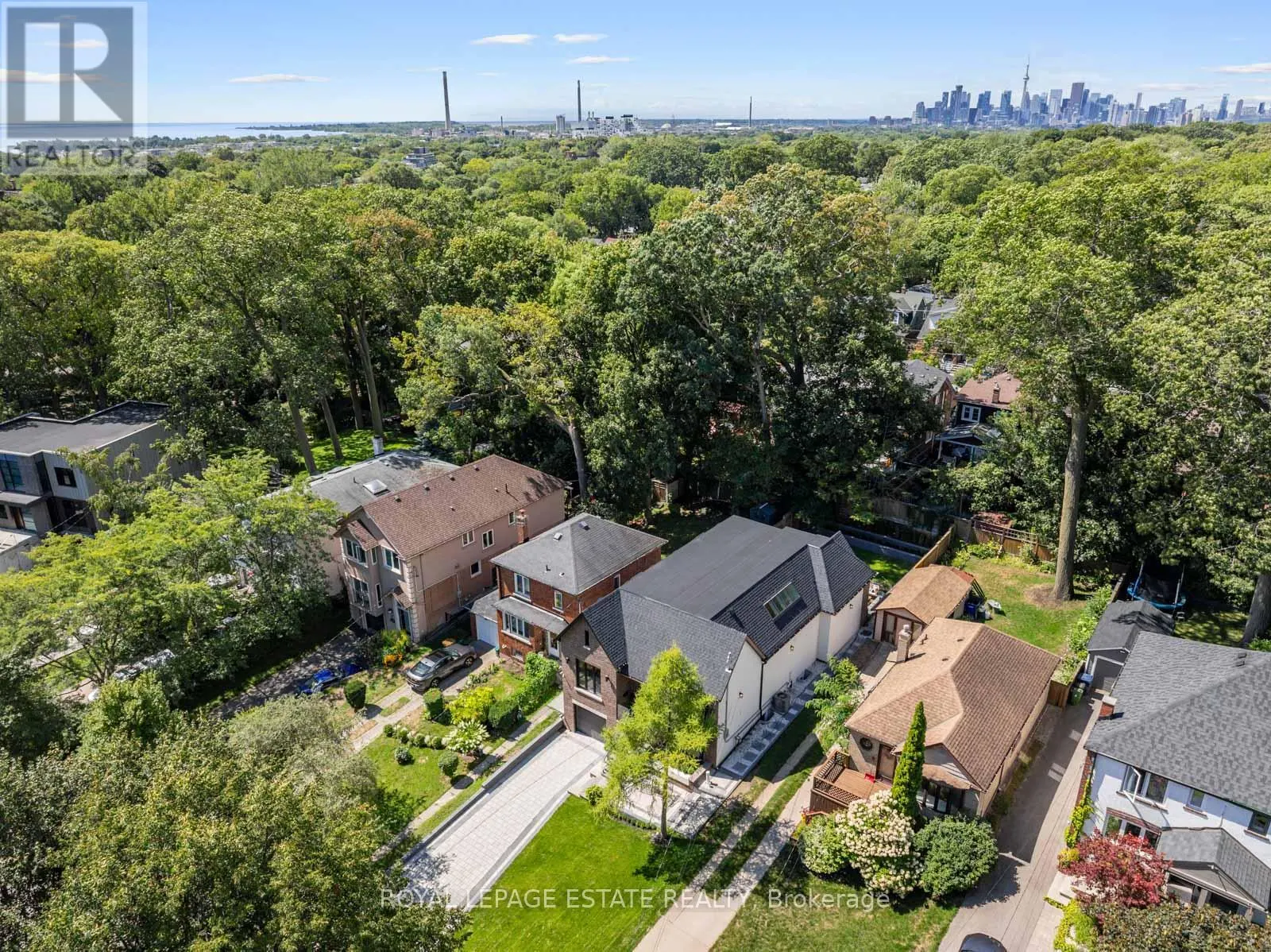 21 GLEN DAVIS CRESCENT