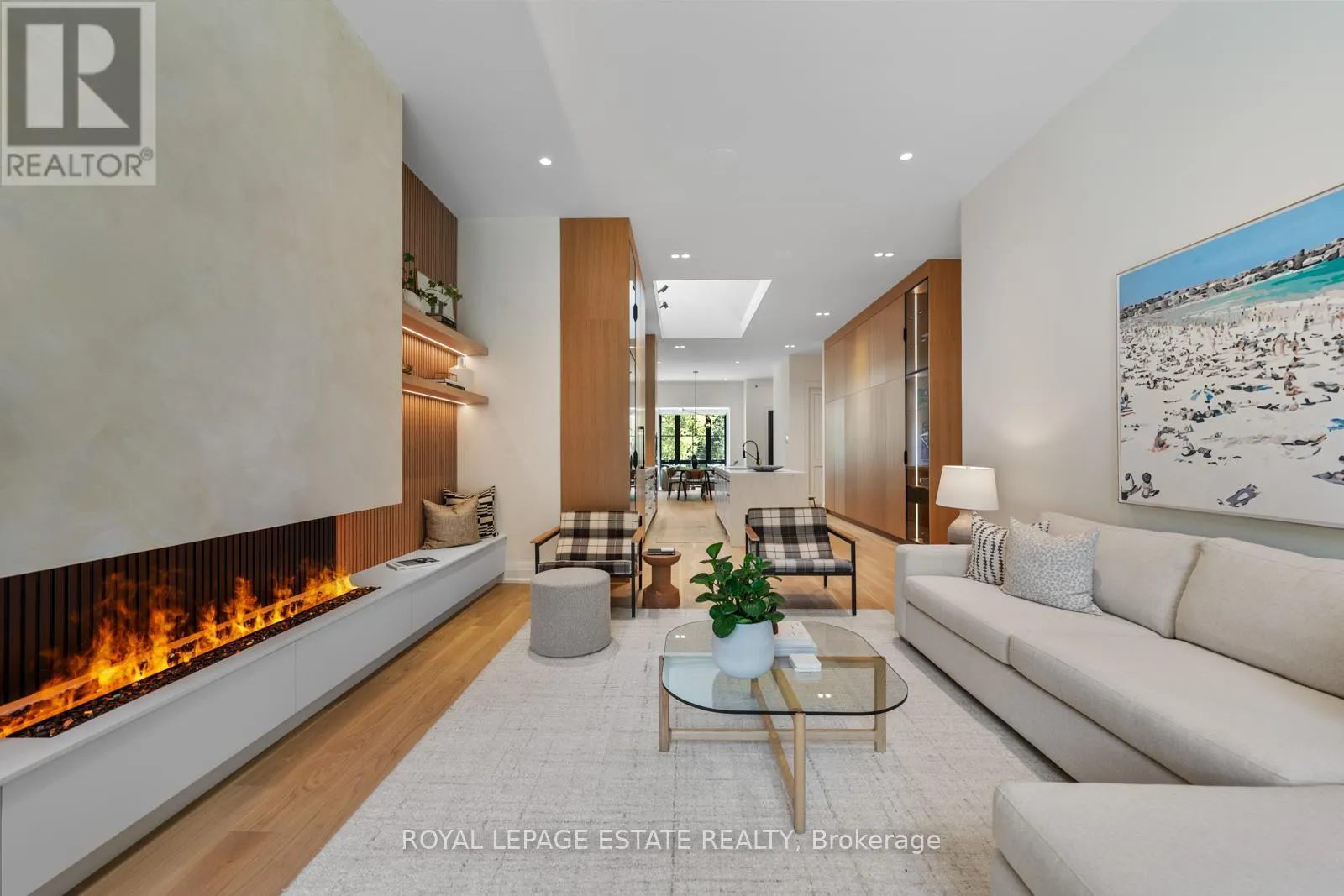 21 GLEN DAVIS CRESCENT