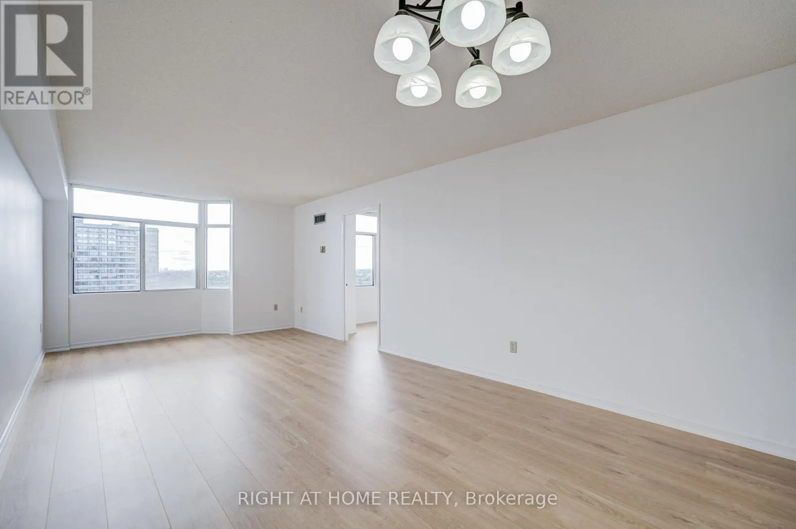 1501 - 88 ALTON TOWERS CIRCLE