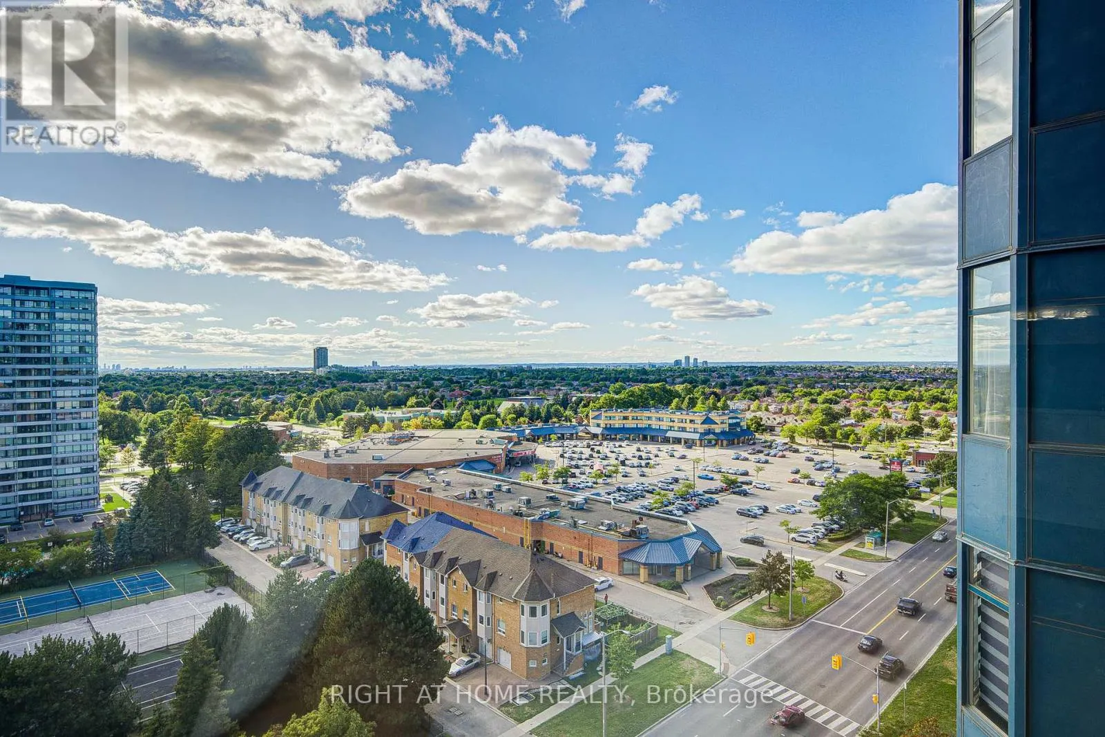 1501 - 88 ALTON TOWERS CIRCLE