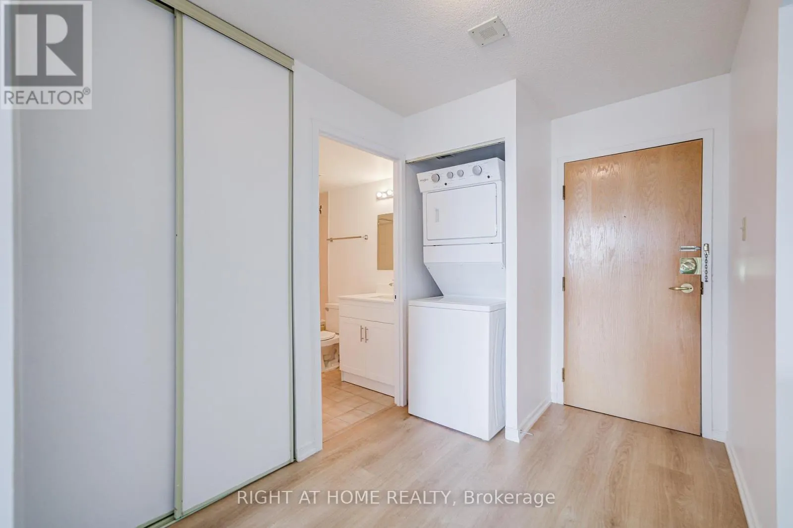 1501 - 88 ALTON TOWERS CIRCLE