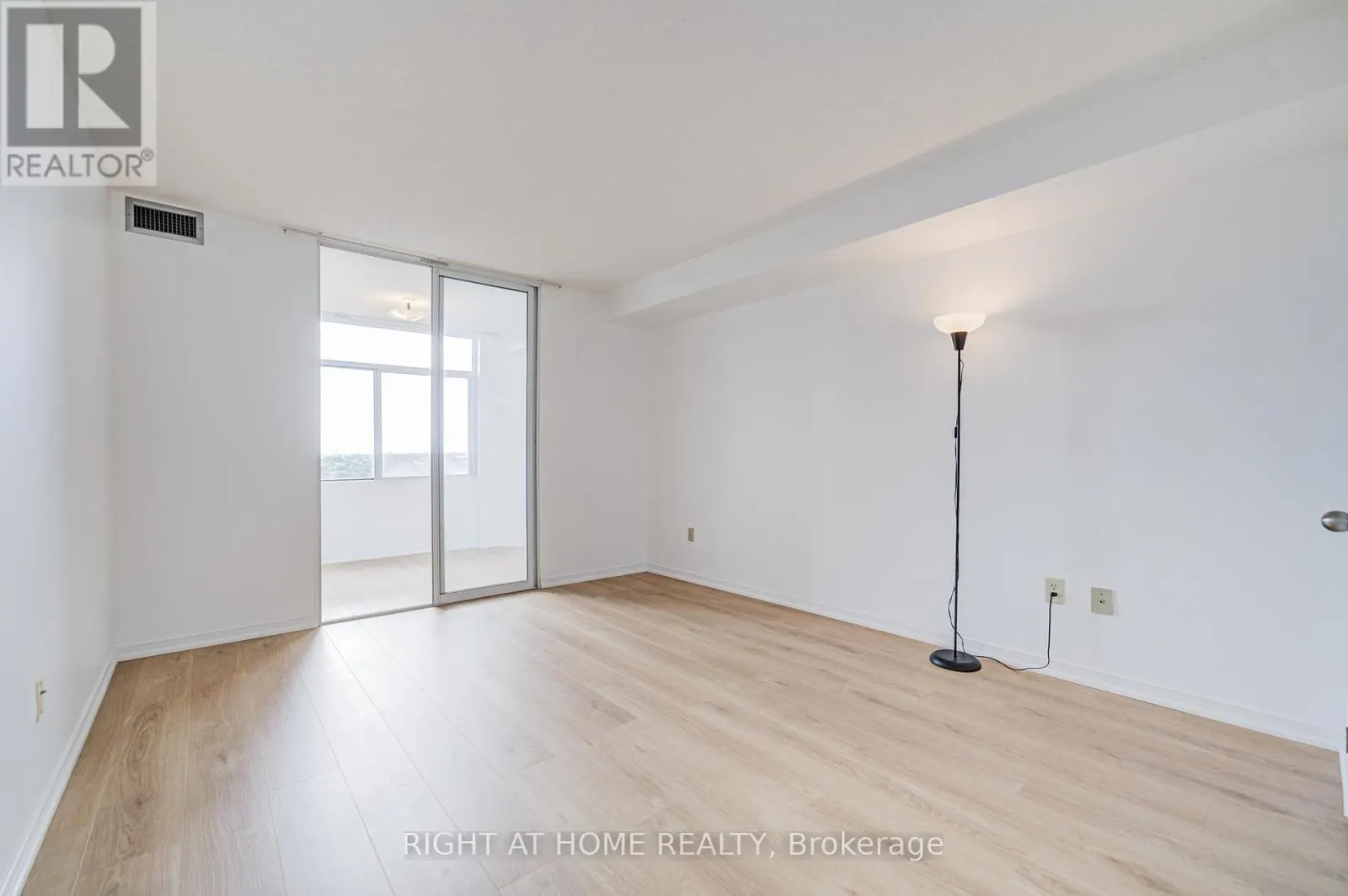 1501 - 88 ALTON TOWERS CIRCLE