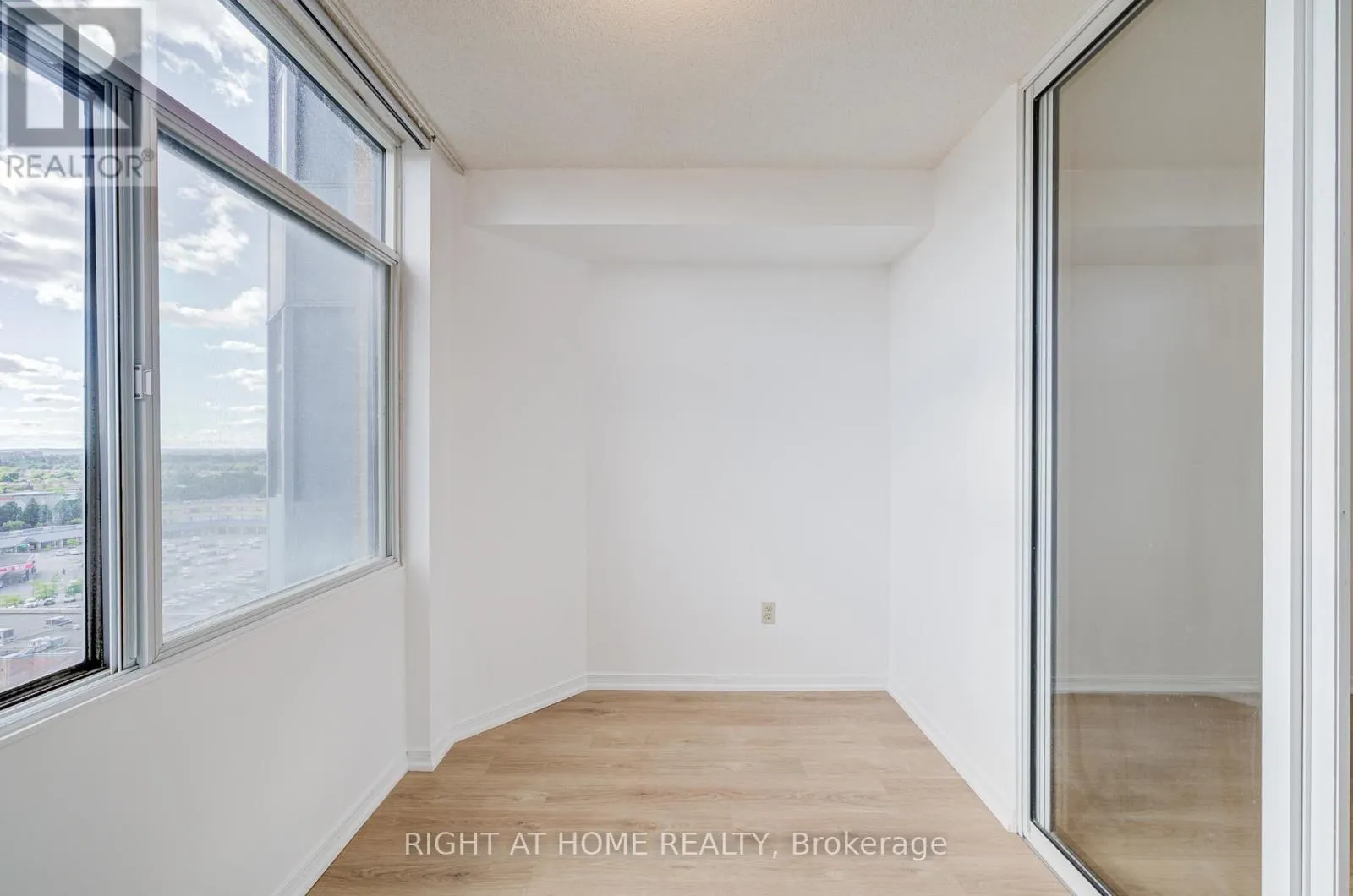 1501 - 88 ALTON TOWERS CIRCLE