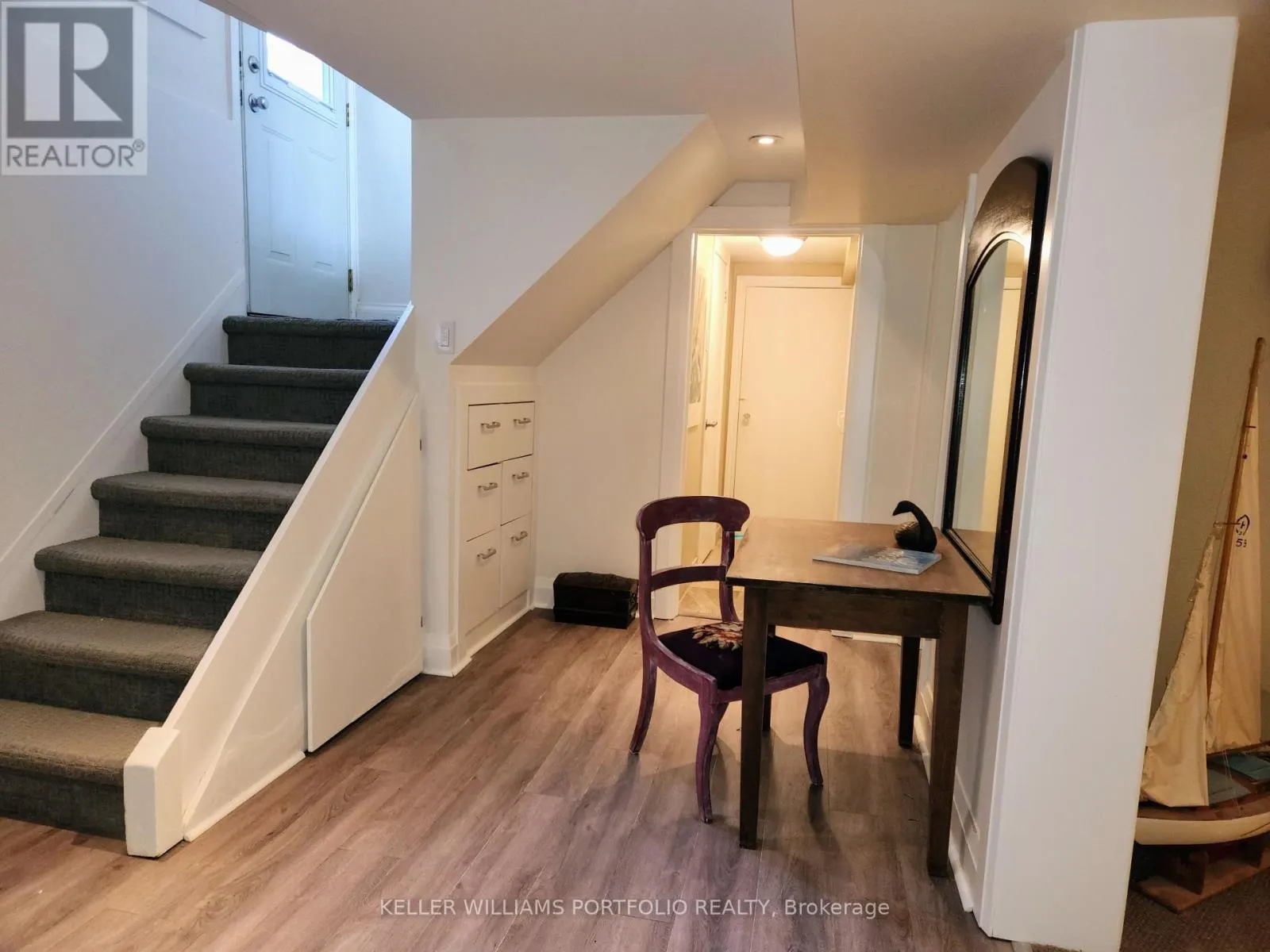 27 WOOD GLEN ROAD