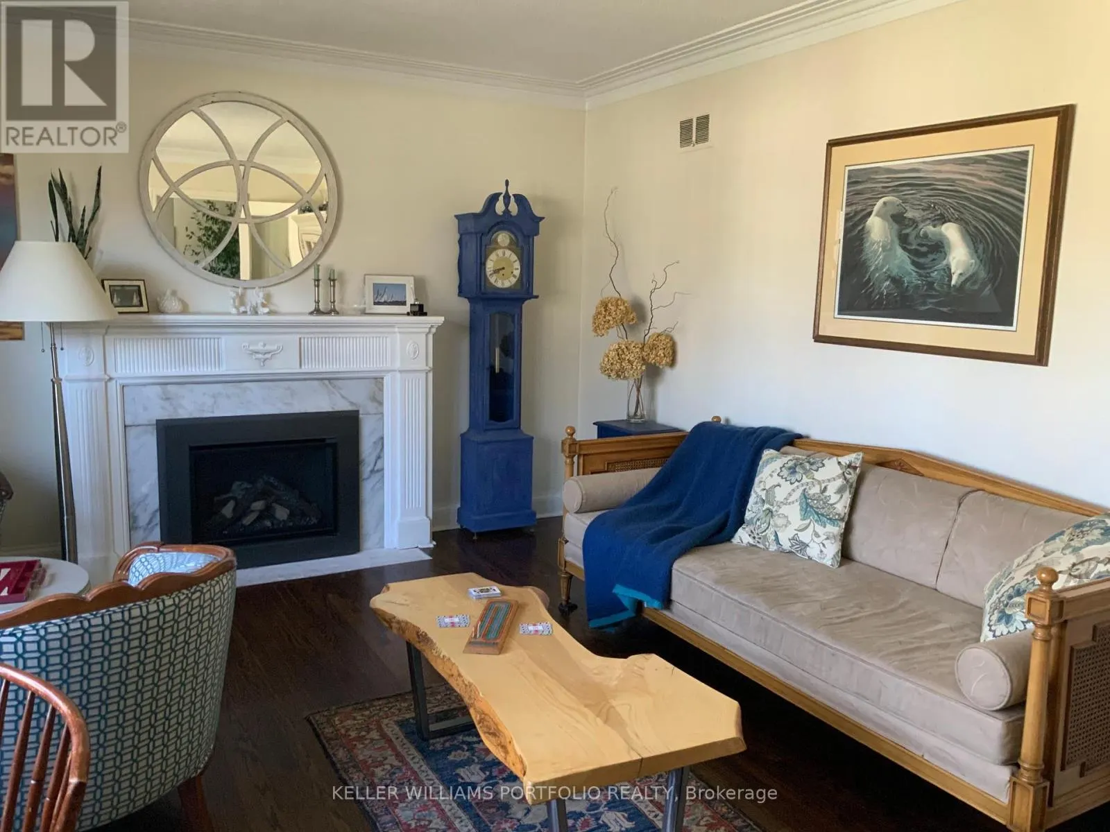 27 WOOD GLEN ROAD