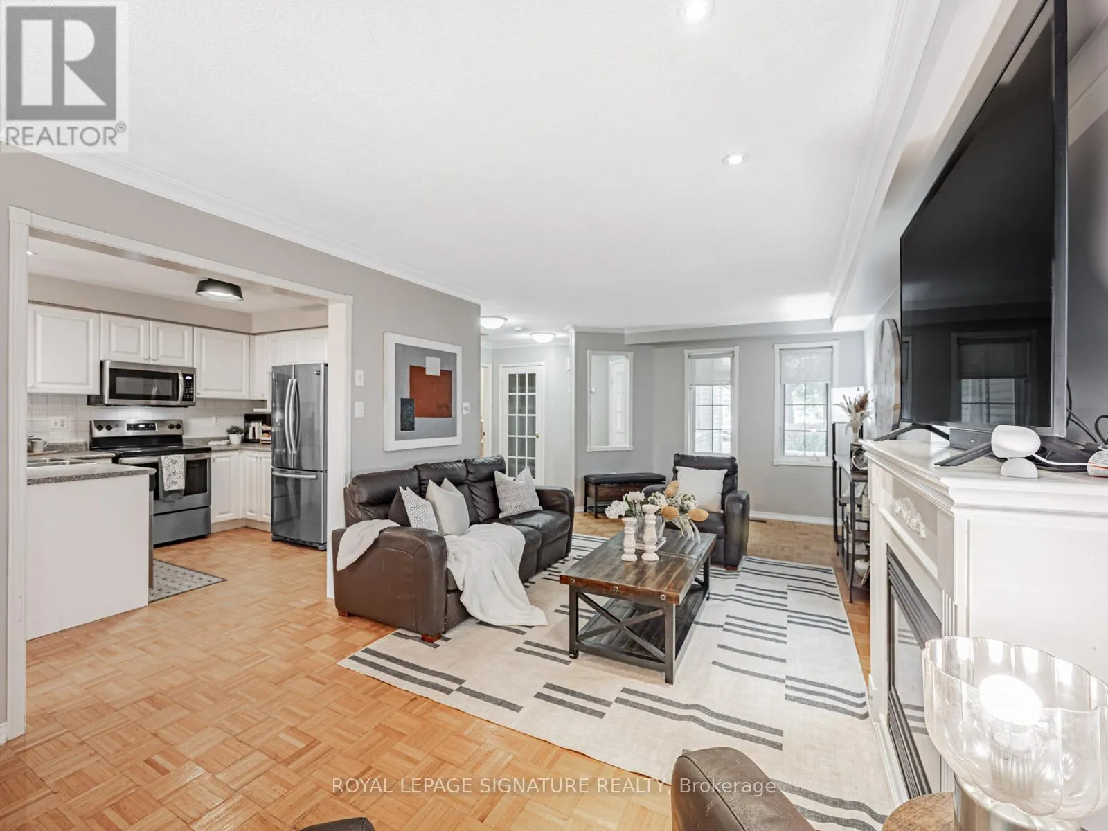7 KNOX CRESCENT