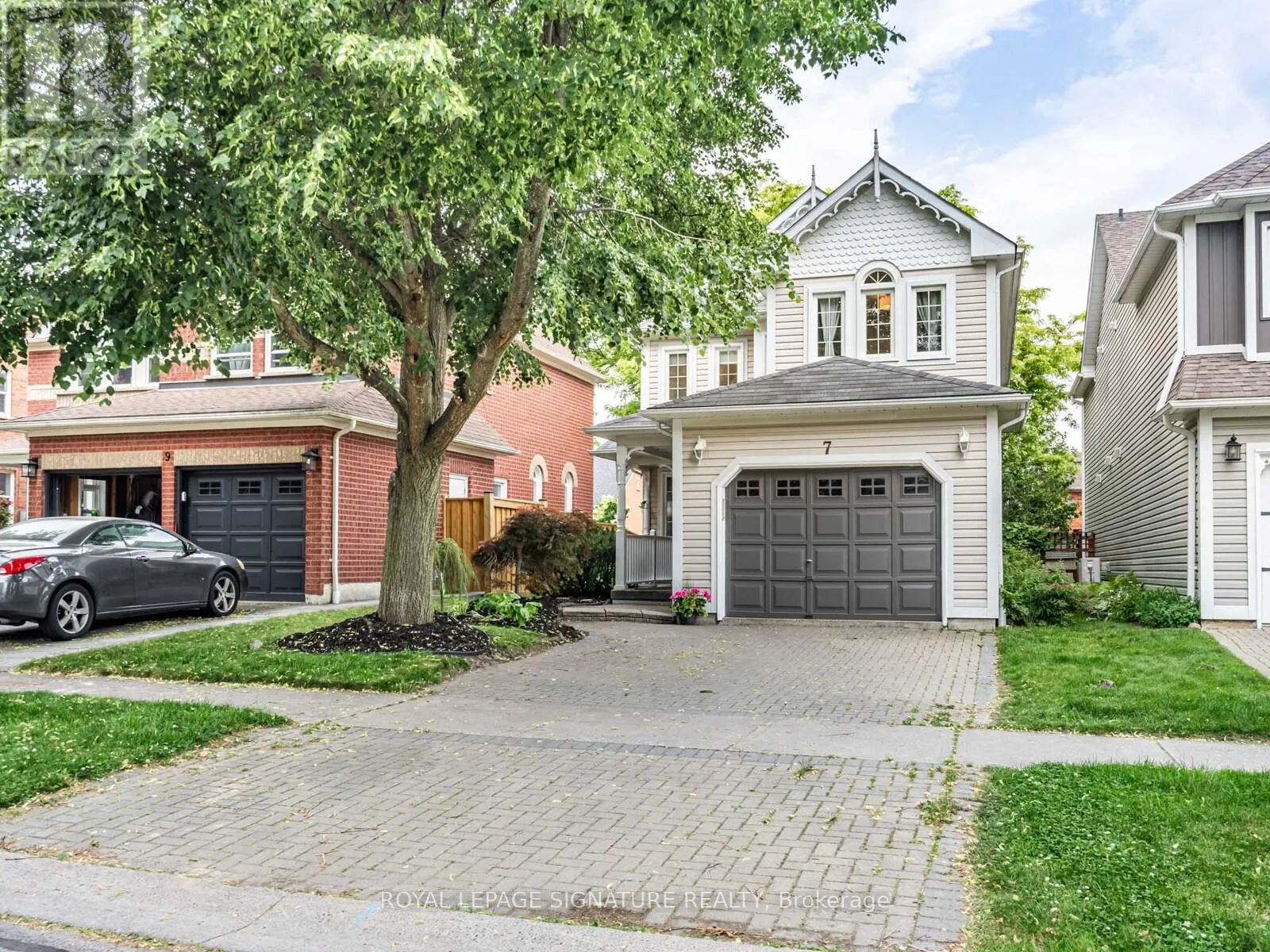 7 KNOX CRESCENT