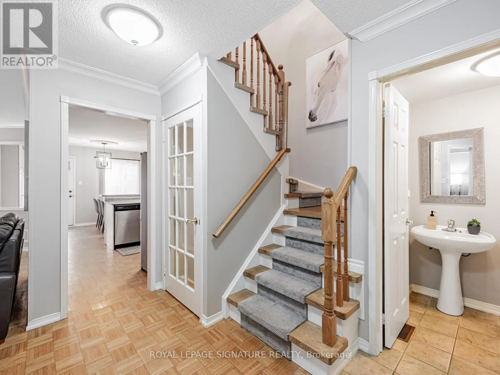 7 KNOX CRESCENT