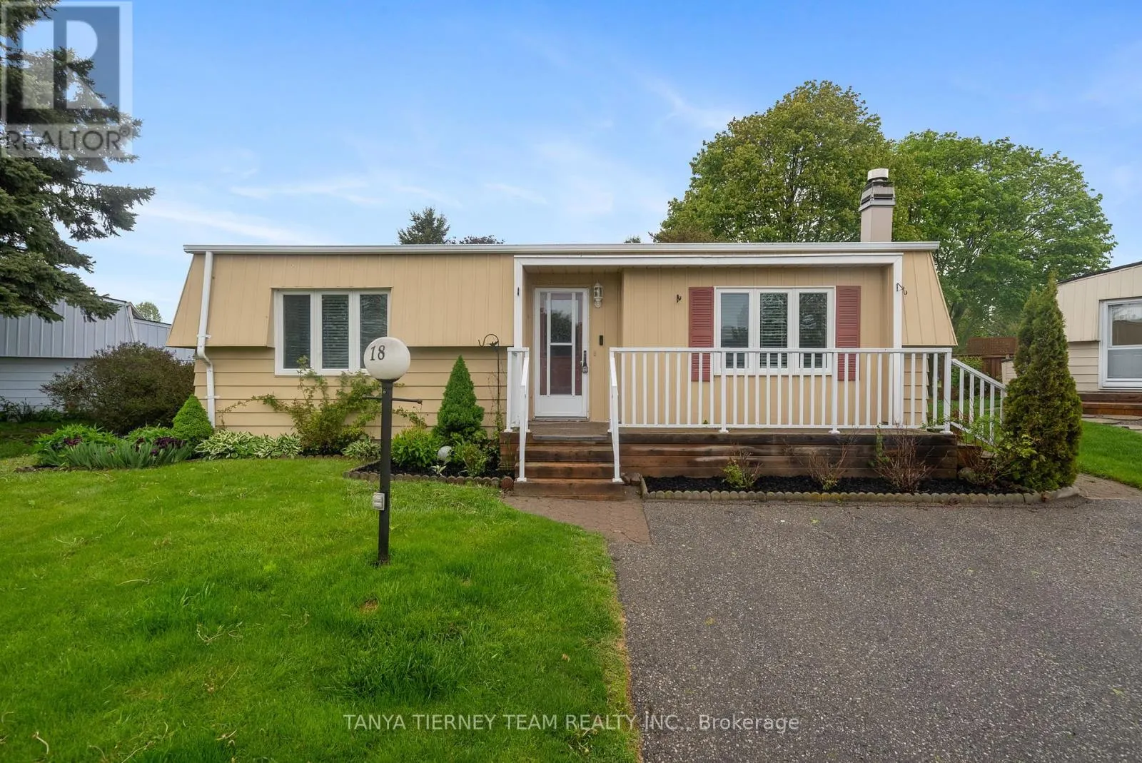 18 THE COVE ROAD