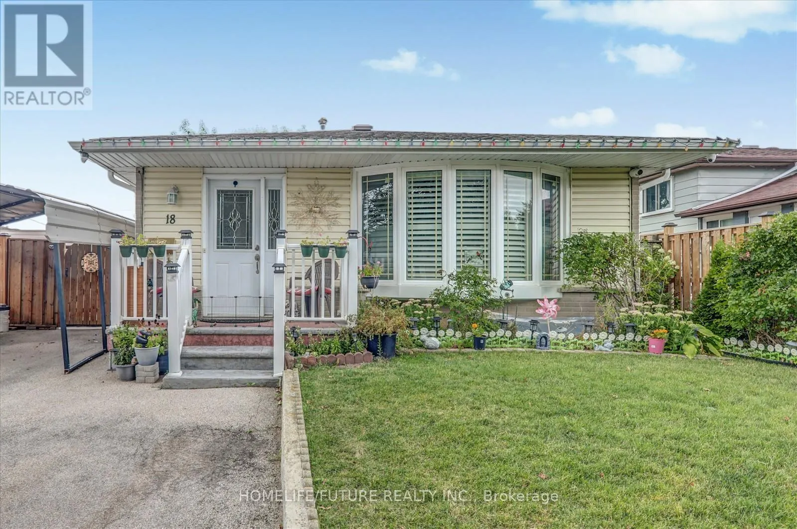 18 HUTCHERSON SQUARE