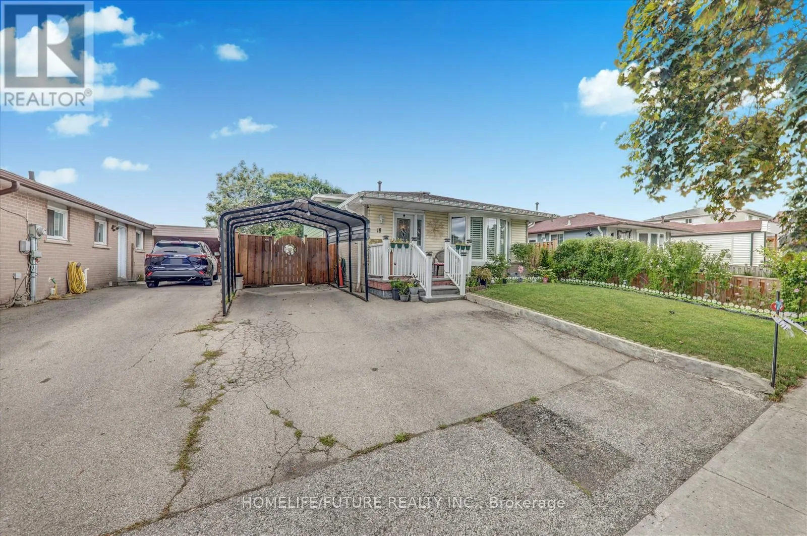 18 HUTCHERSON SQUARE