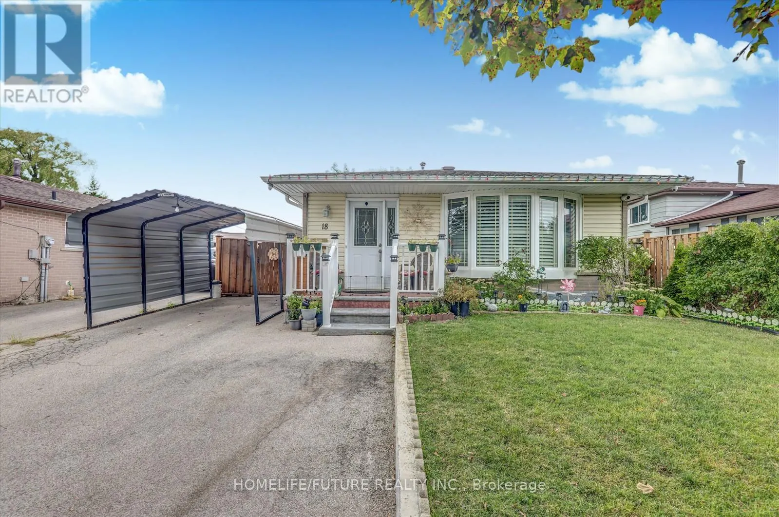 18 HUTCHERSON SQUARE