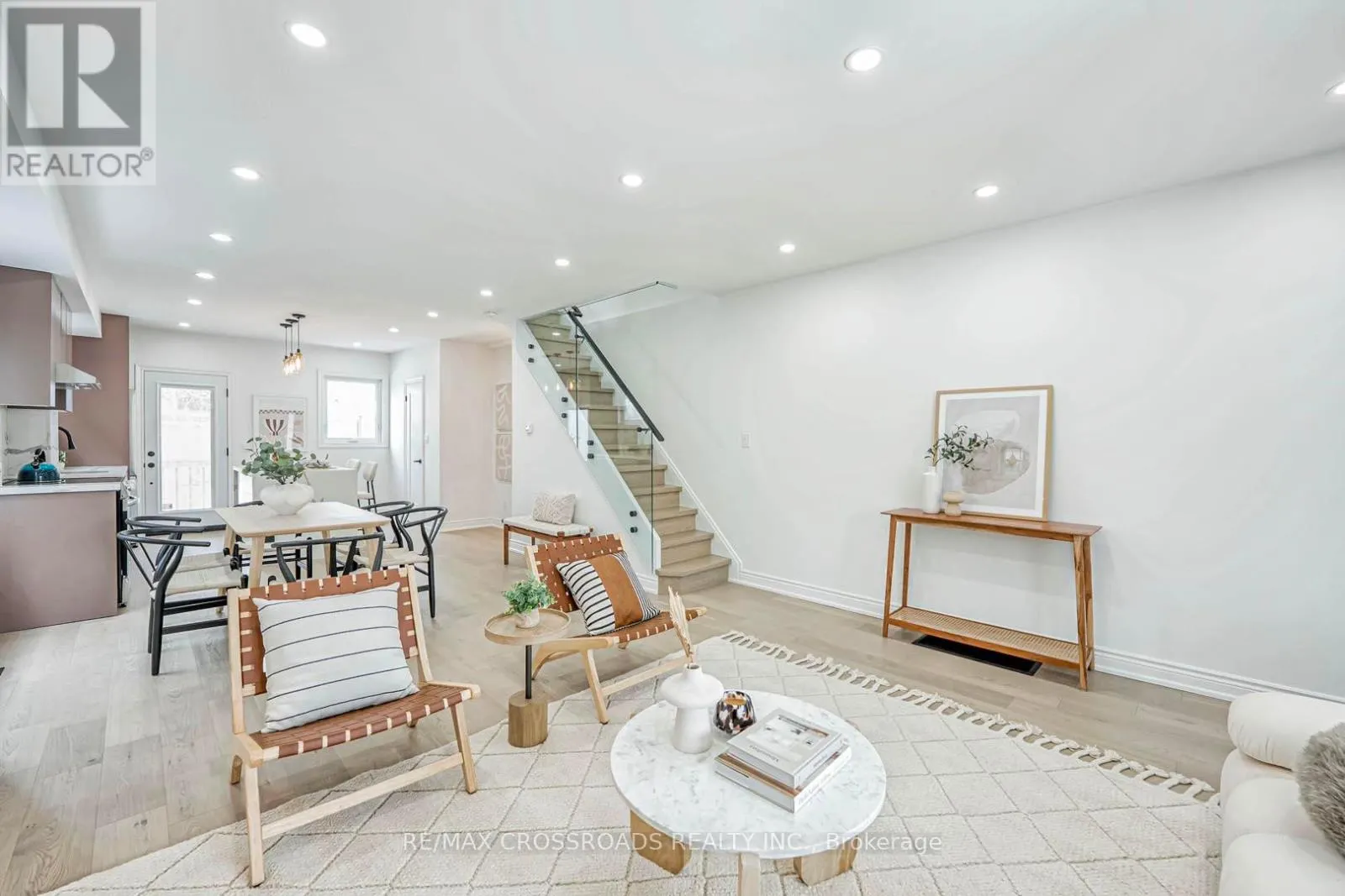 548 GLEBEHOLME BOULEVARD