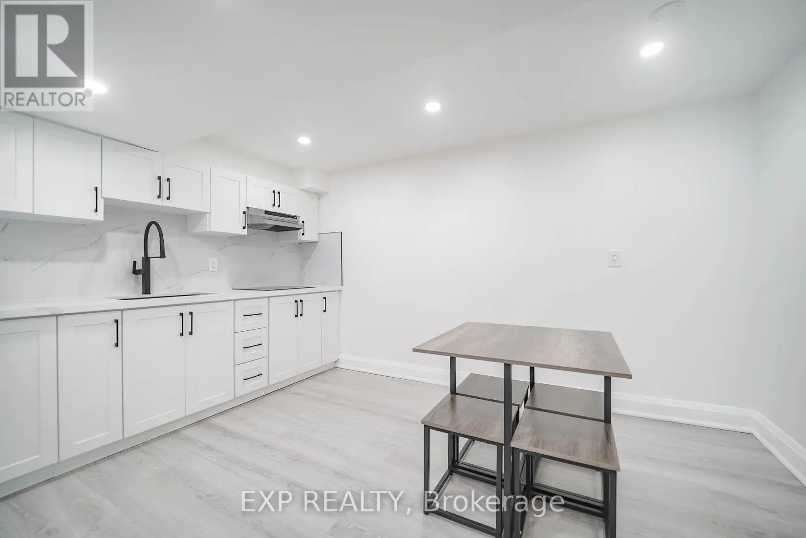 25 NABOB CRESCENT