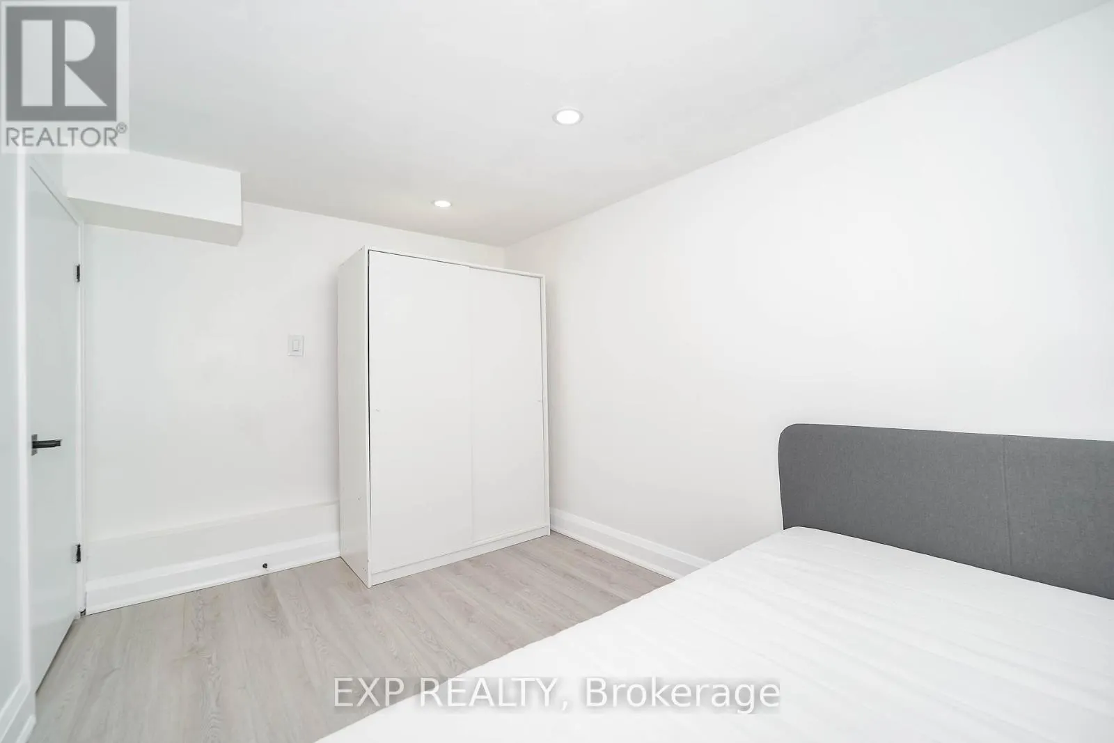 25 NABOB CRESCENT