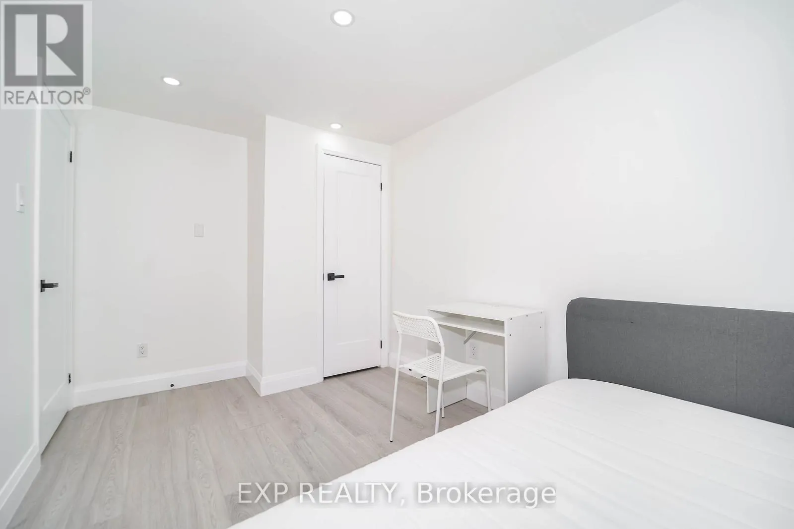 25 NABOB CRESCENT