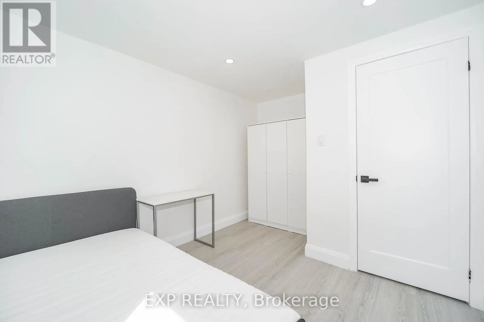 25 NABOB CRESCENT