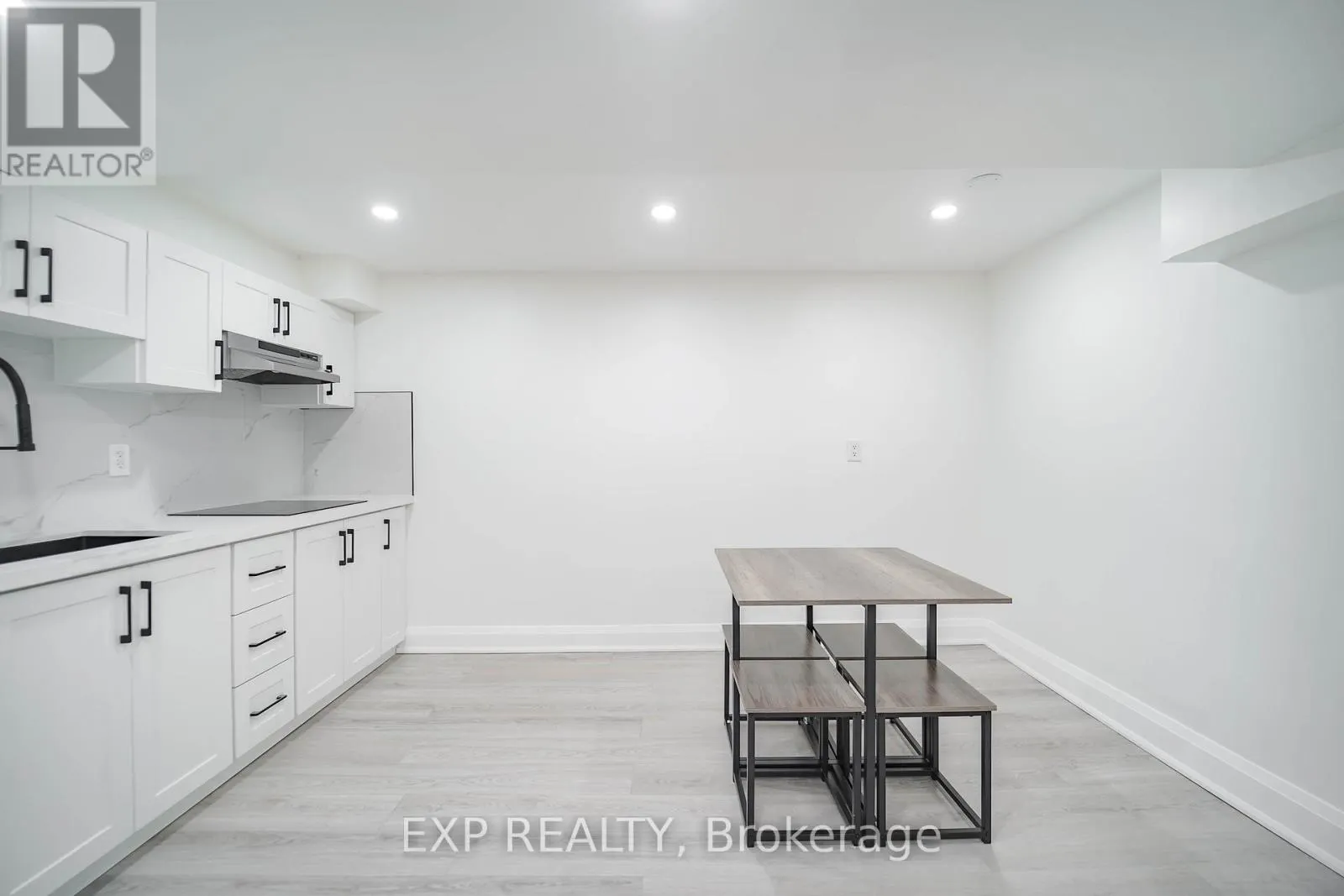 25 NABOB CRESCENT