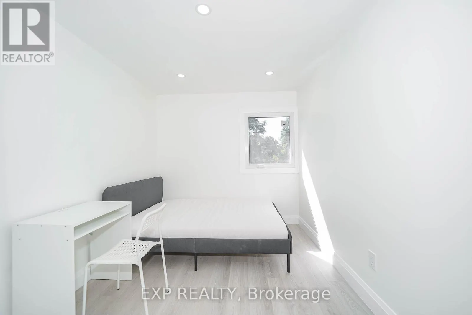 25 NABOB CRESCENT