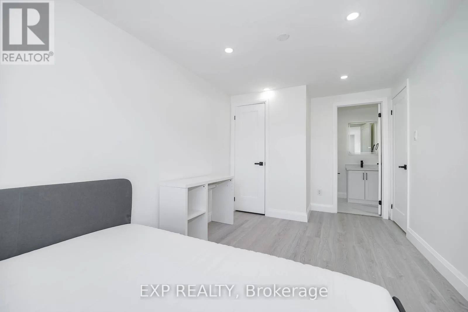 25 NABOB CRESCENT