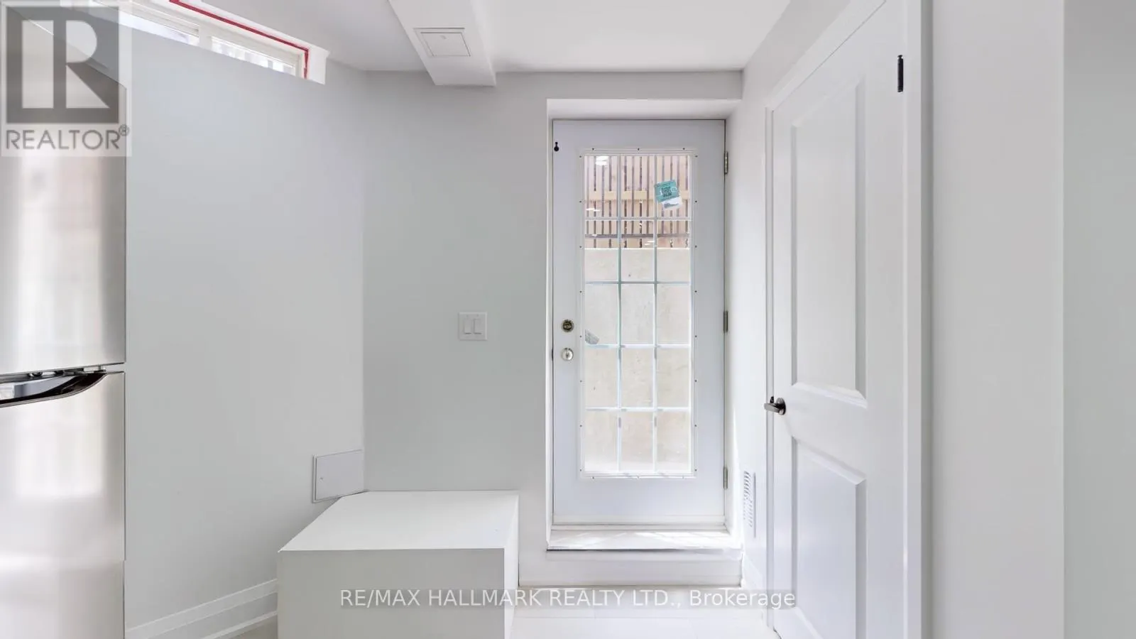 BSMT - 1035 BEATRICE STREET E
