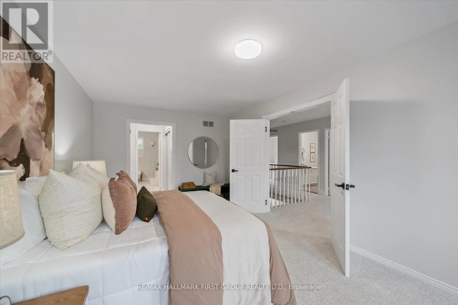 2362 STRATHMORE CRESCENT W
