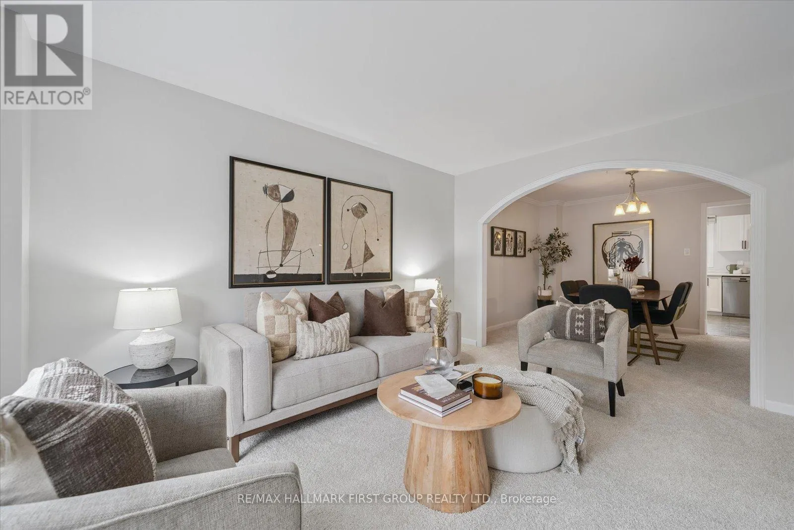 2362 STRATHMORE CRESCENT W