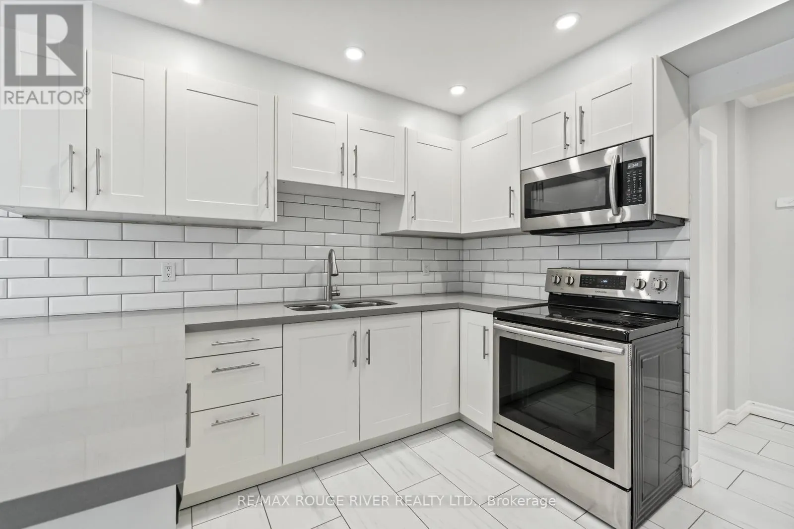UPPER - 95 B CONCESSION STREET E, #Upper