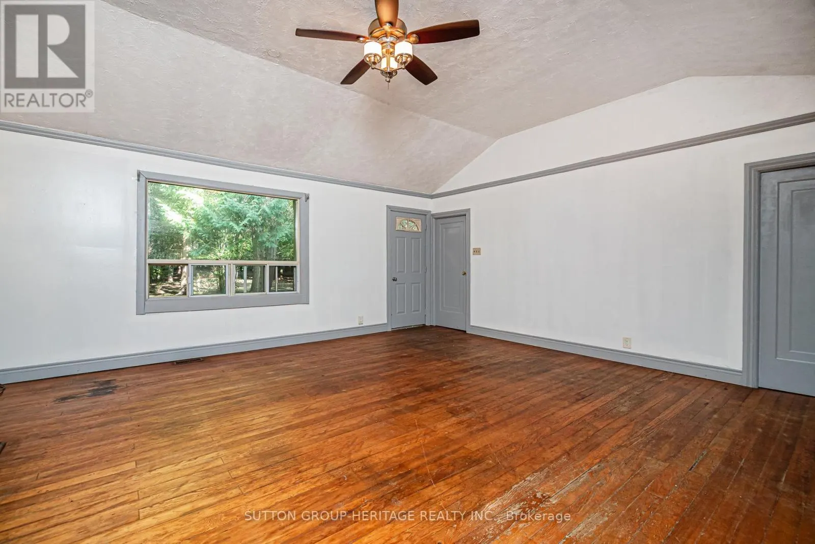SMALLER HOUSE - 3390A CONCESSION 9 ROAD