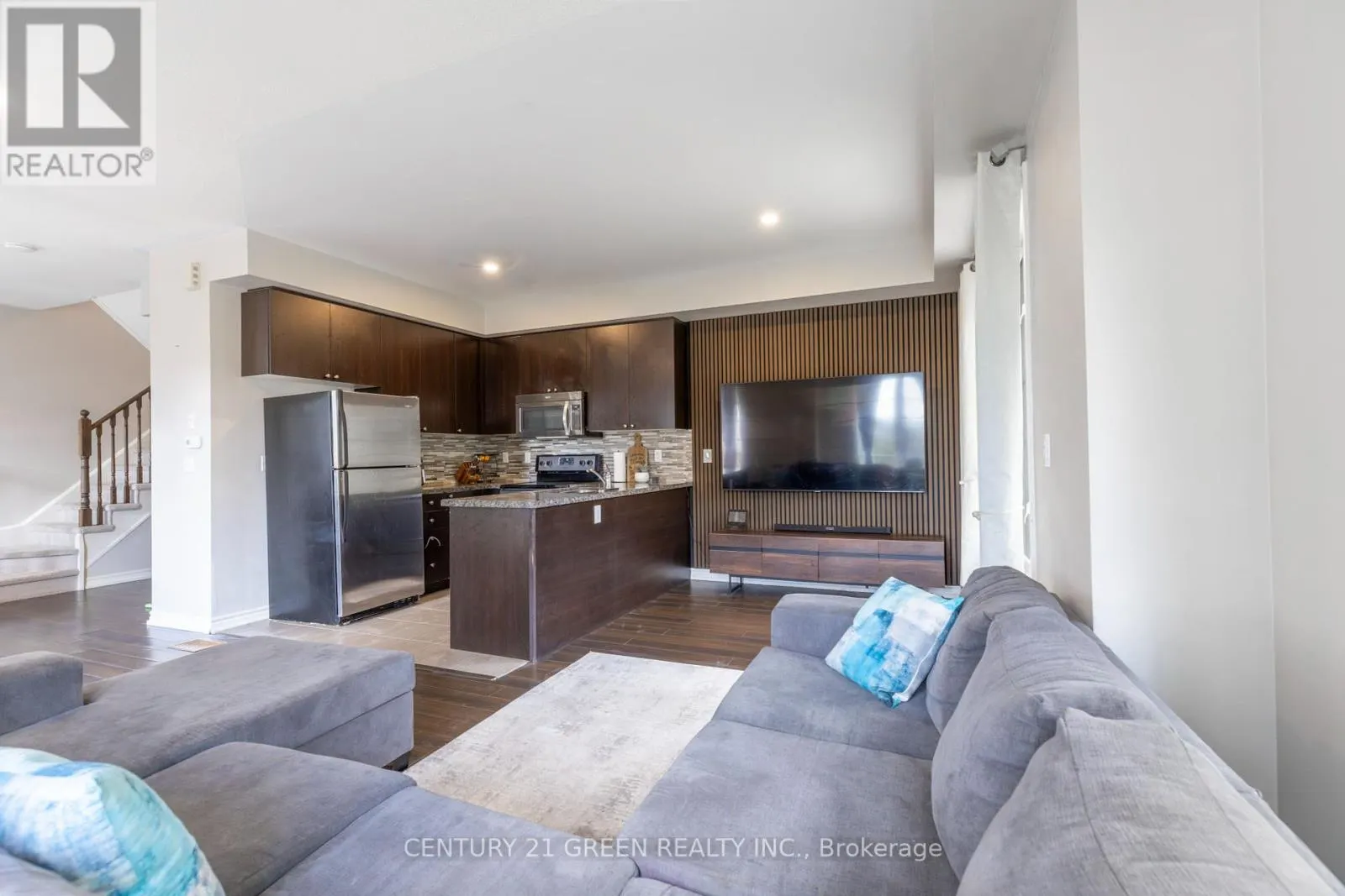 111 - 1250 ST. MARTINS DRIVE