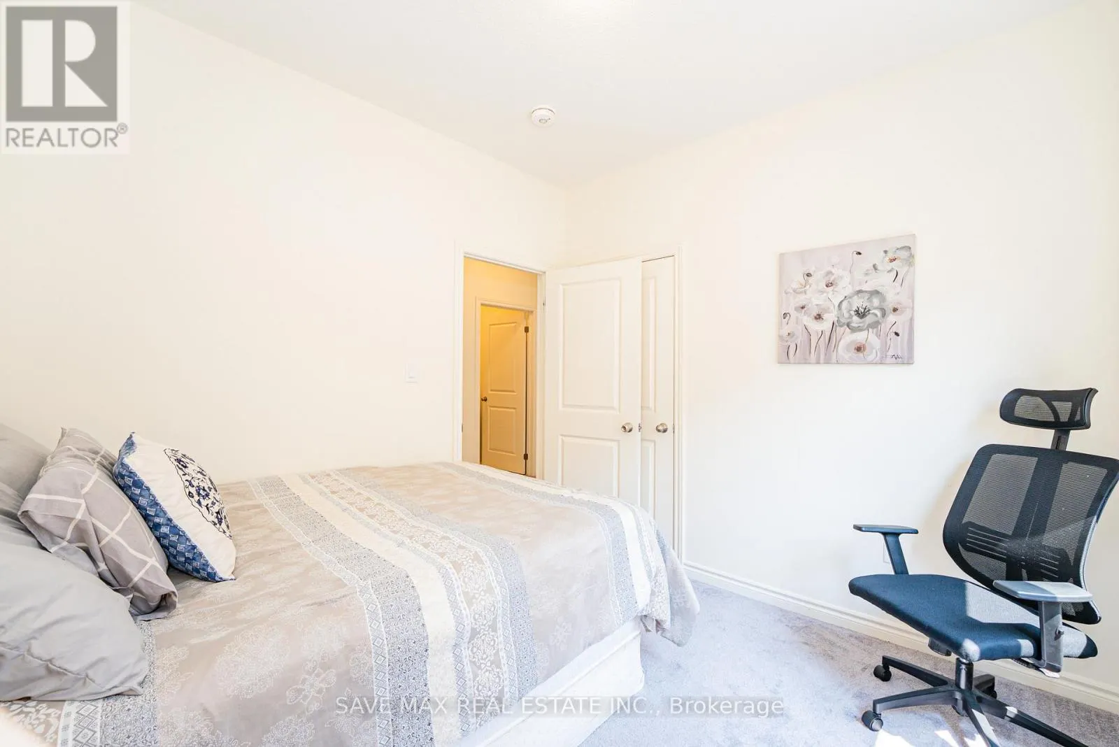 2092 COPPERMINE STREET