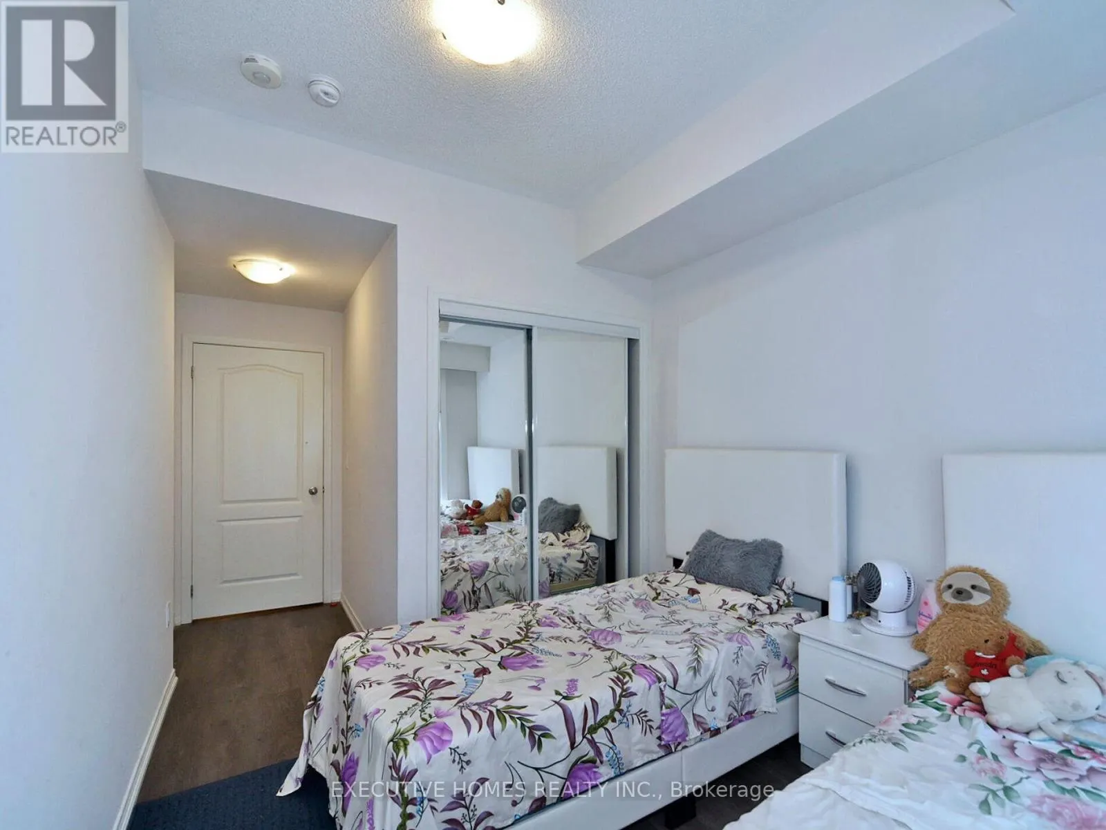 8825 SHEPPARD AVENUE