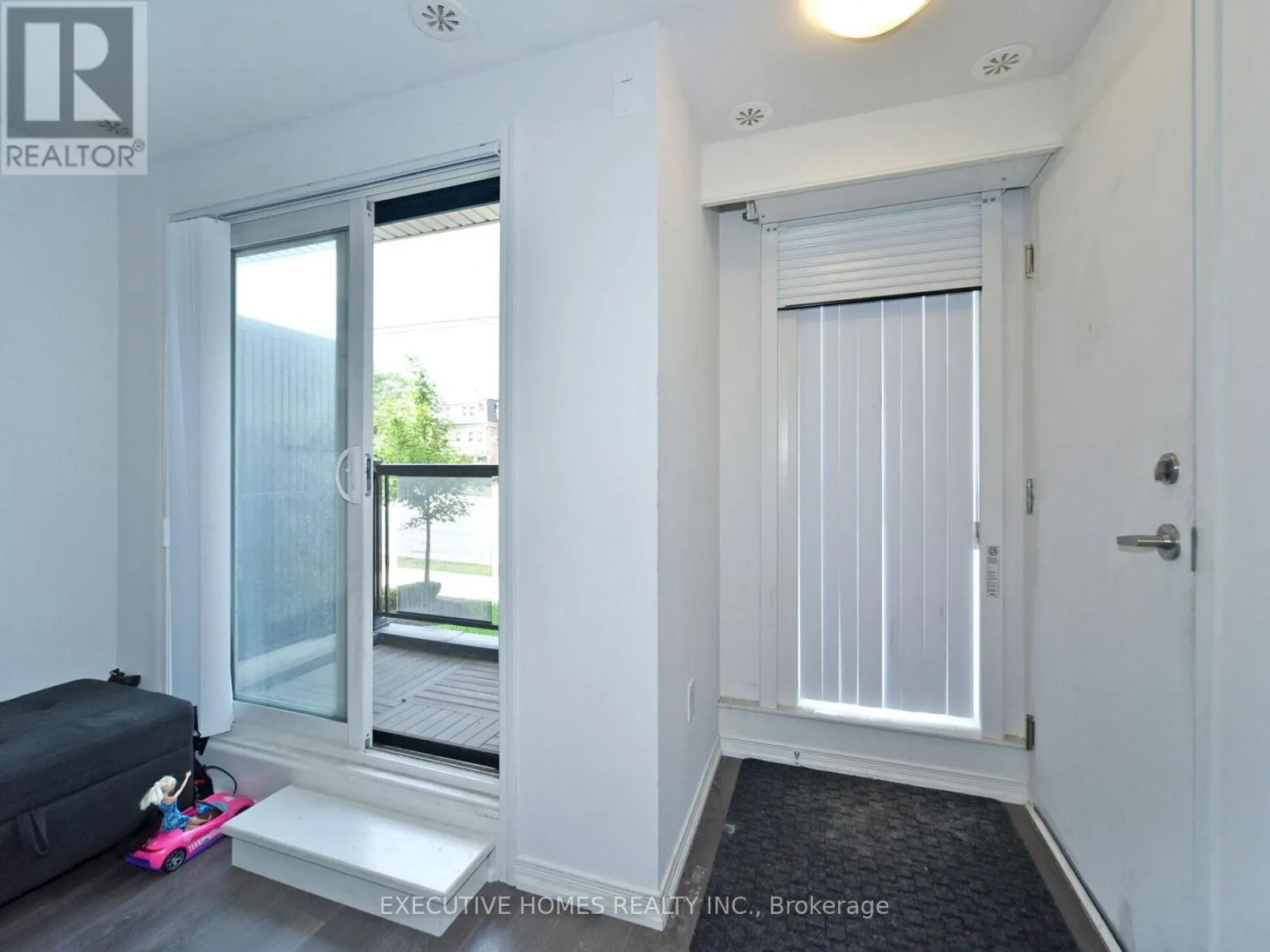 8825 SHEPPARD AVENUE