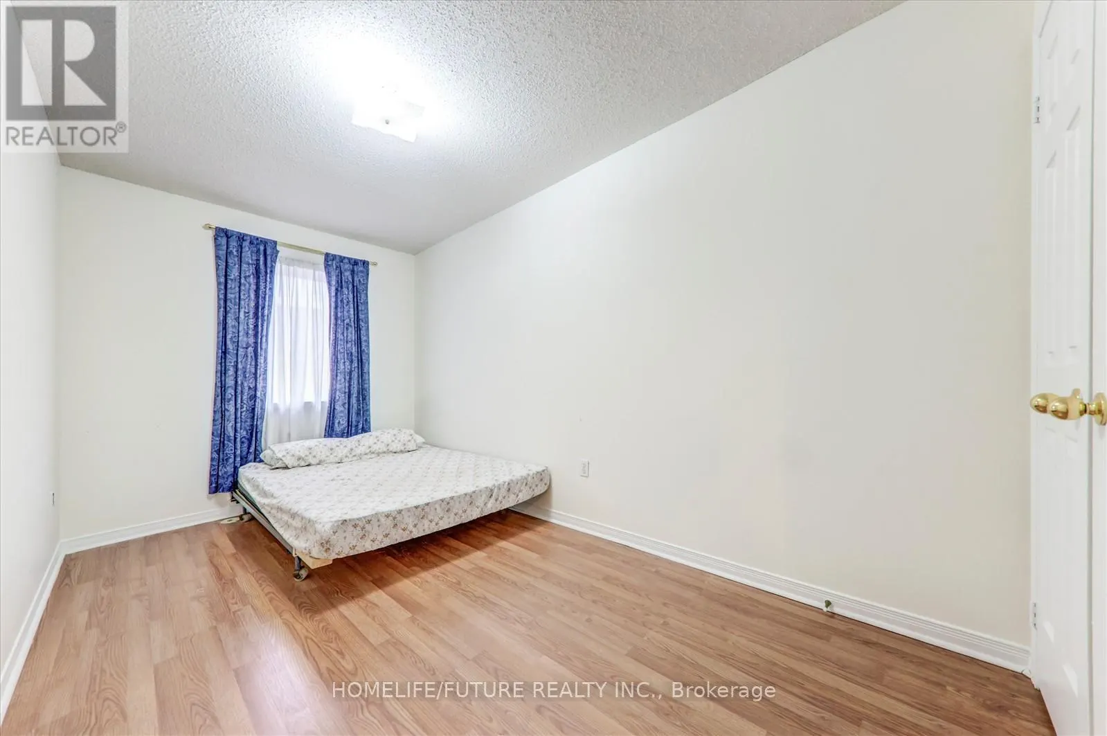 6 GUILLET STREET