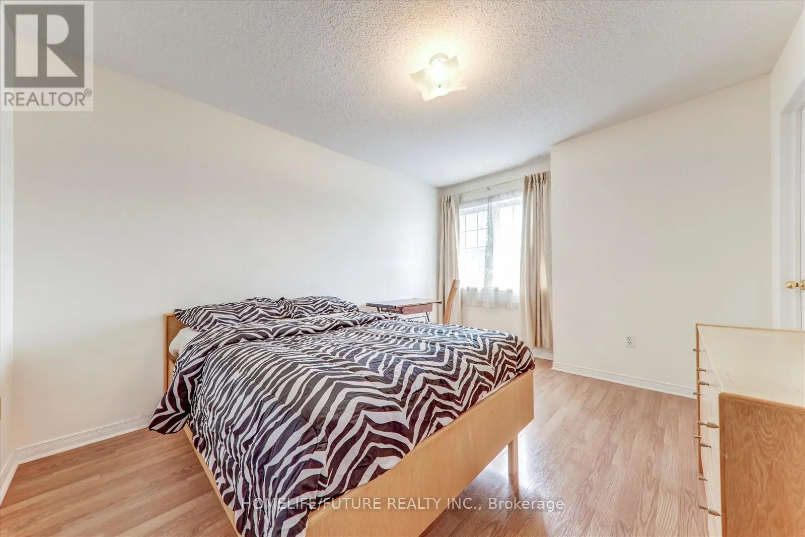 6 GUILLET STREET