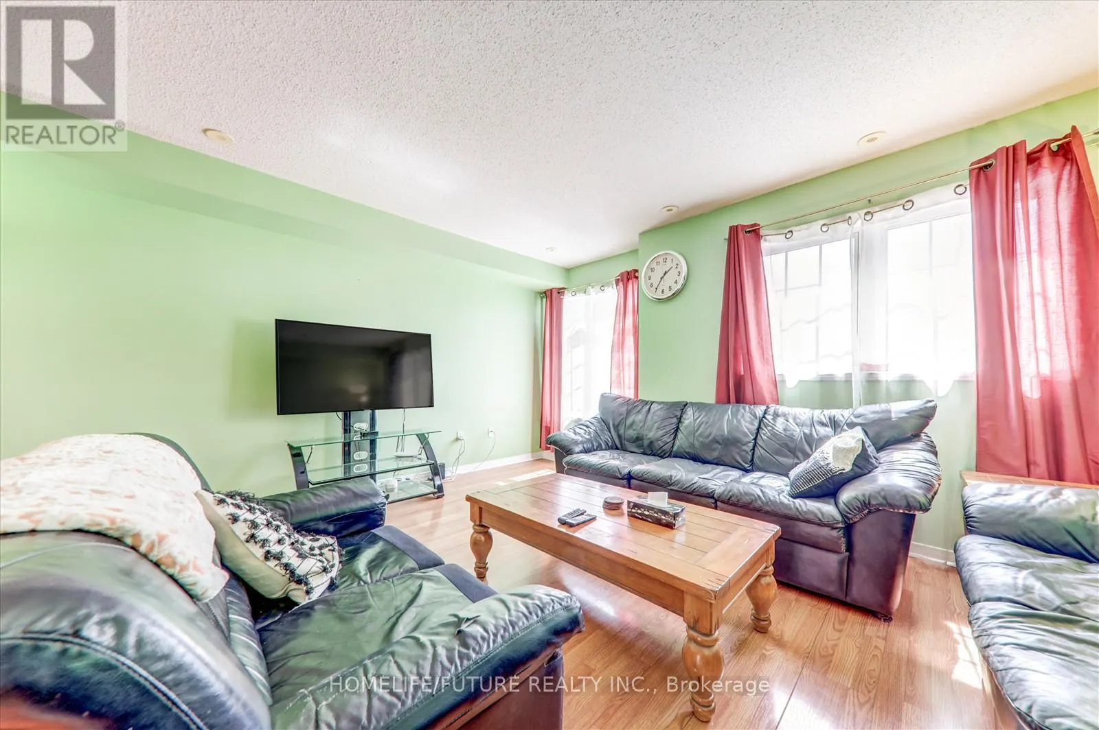 6 GUILLET STREET