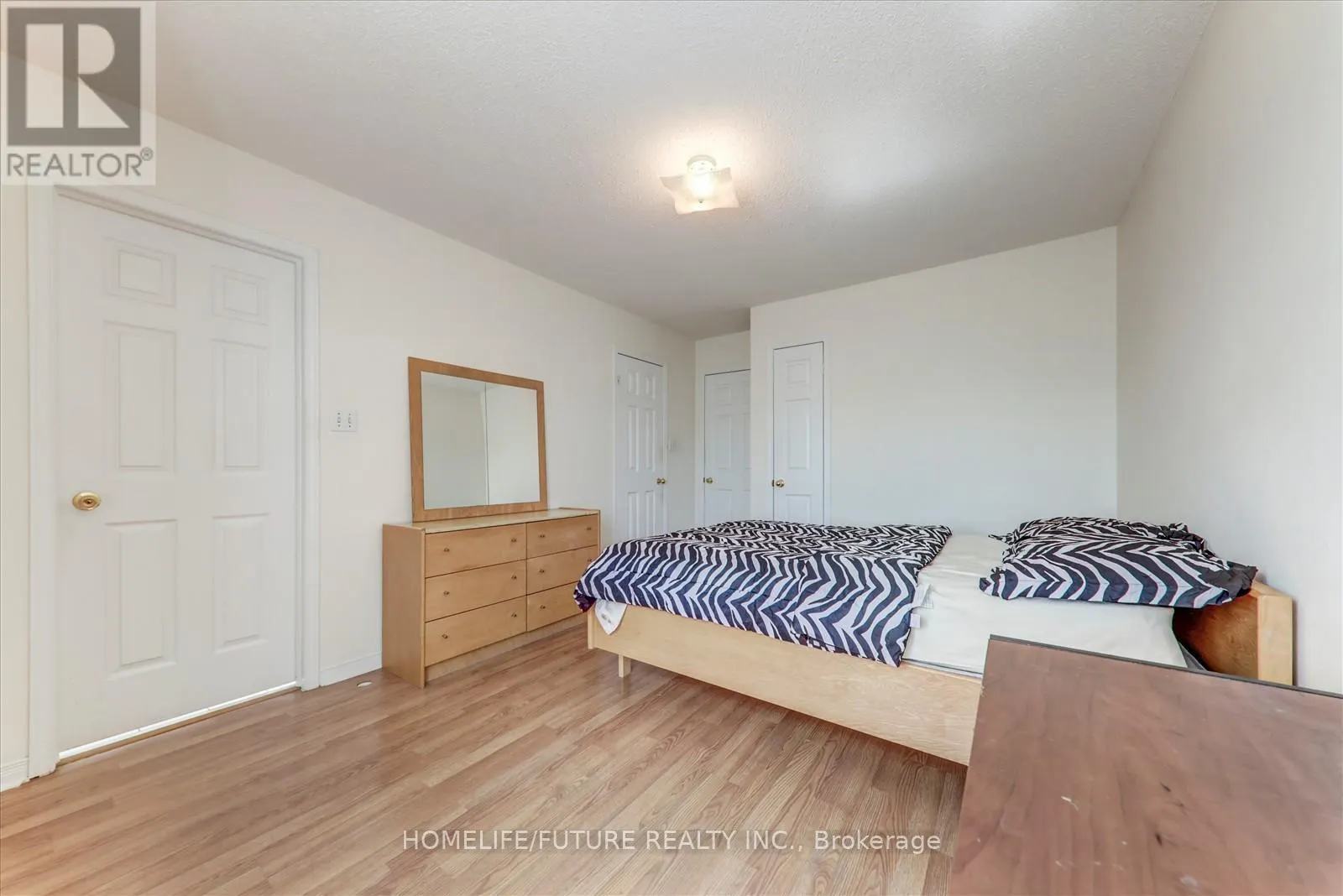6 GUILLET STREET