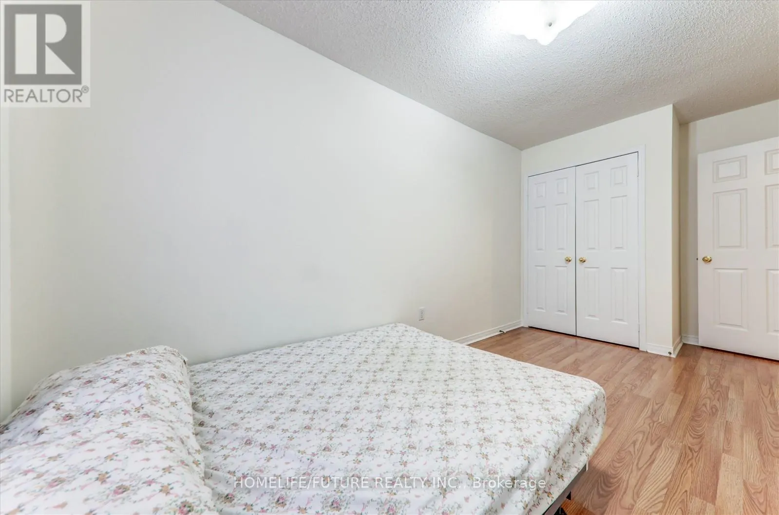 6 GUILLET STREET