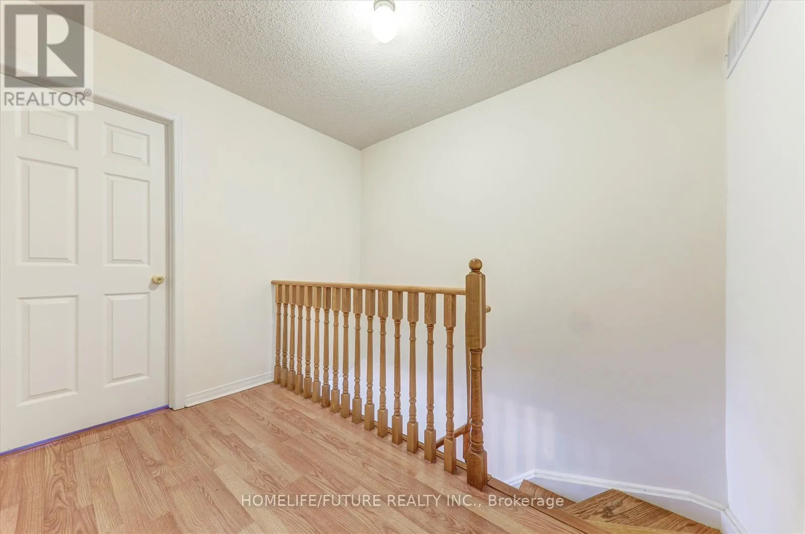 6 GUILLET STREET