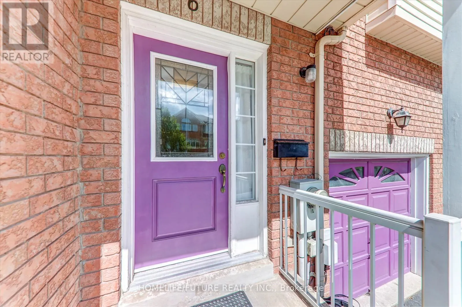 6 GUILLET STREET