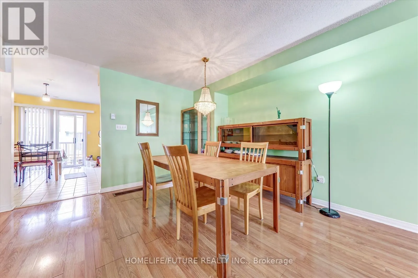 6 GUILLET STREET