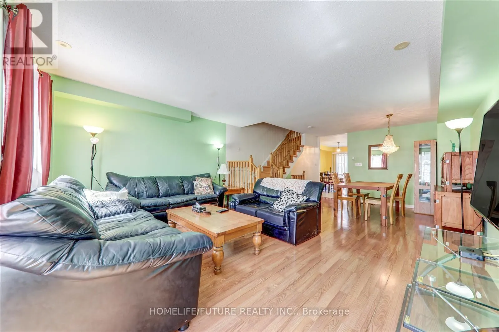 6 GUILLET STREET